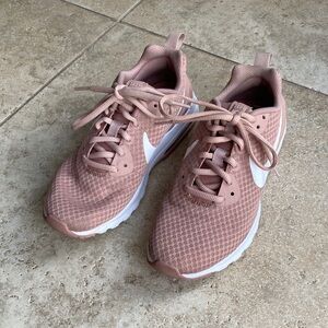 Nike Women's Pink Athletic Shoes